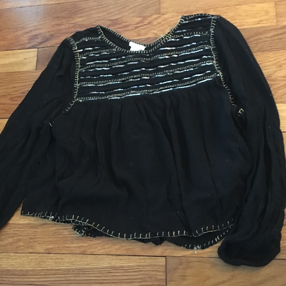 Slightly cropped peasant top